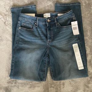 2 for $35 FRAYED Jeans Women’s Size 4 / 27 Frayed High Rise Straight Leg Jeans
